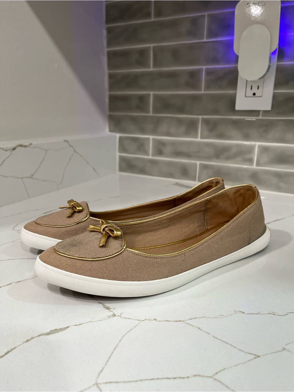 Tory Burch Women’s Size 10 Color Tan - Picture 2 of 13